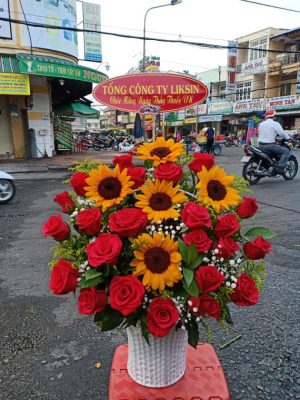 Kệ Hoa Khai Trương Tại Shop Hoa Thị Trấn Đại Đình, Tam Đảo, Vĩnh Phúc